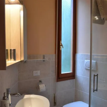 Marina Nyaraló